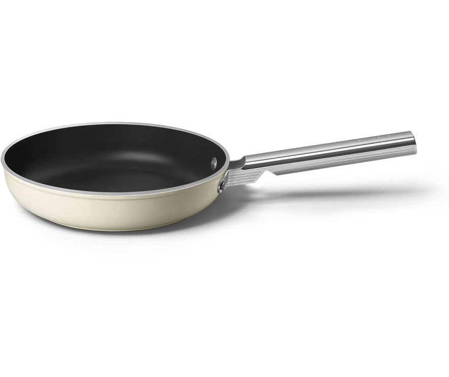 De FPF2402CRM heeft een vernieuwde panbodem en is volledig PFAS vrij