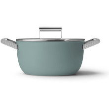 Foto van de voorzijde van de Smeg CSF2412EGM braadpan in de kleur Emerald Green