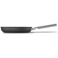 Foto van de Smeg FPF2802BLM koekenpan in de kleur mat zwart