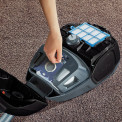 AEG VX7-2-EB-L zwarte stofzuiger met parketborstel en turbozuigmond 