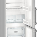 Het interieur van de Liebherr CNef4015 koelkast rvs