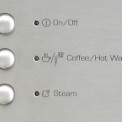 De bediening van de Whirlpool ACE010IX is eenvoudig en overzichtelijk