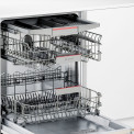 De Bosch SMV46MX03E heeft een flexibel verstelbaar binnenwerk met volledig rvs kuip bodem