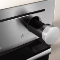 De AEG combi stoom oven BS7304021M heeft een water reservoir rechtsboven