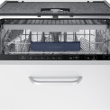 De bediening van de Samsung DW60M9530BB bevindt zich bovenop de rand