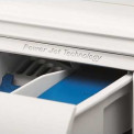 Dankzij het PowerJet systeem in de Zanussi ZWF81663W heeft u een betere oplossing van zeep e.d.