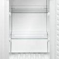 De vriesruimte van de Aeg S53120CNW2 koelkast wit is tevens voorzien van extra stevig veiligheidsglas