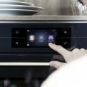De Atag CX4674M is eenvoudig te bedienen door middel van het touch screen