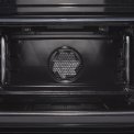 Foto van de binnenzijde van de oven van de Boretti VPNR96ZW. Deze heeft een inhoud van 89 liter en een energieklasse A labl