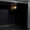 Praktisch is de binenverlichting in de Inventum OV525CS oven