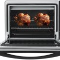 Praktisch en een grote meerwaarde is de grill functie (draaispit) in de Inventum OV366CS oven
