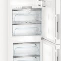 De Liebherr CBNPgw4855 koelkast glas heeft een inhoud van 344 liter