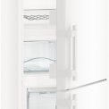 De Liebherr CN4015 koelkast wit is voorzien van een bedieningspaneel bovenin
