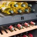 De Liebherr EWTdf2353 wijn koelkast heeft twee temperatuurzones voor verschillende temperaturen