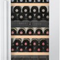 De Liebherr EWTdf2353 wijn koelkast heeft een rvs front om het isolatieglas heen