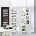 De Liebherr EWTgb3583 wijn koelkast is een inbouwmodel, mooi te integreren in uw keuken