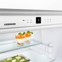 De IKBP2760 heeft een overzichtelijke bediening bovenin de koelkast voorzien van een display