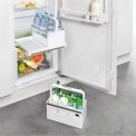 De Liebherr IKF3510 inbouw koelkast heeft een uittrekplateau voor flessenmanden