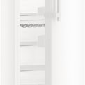 De Liebherr K3710 koelkast kastmodel is voorzien van verborgen deurschanieren