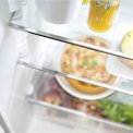 Doordat de leggers van glas gemaakt zijn behoudt u optimaal zicht binnenin de koelkast