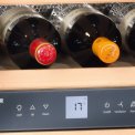 De Liebherr WKes653 wijnkoelkast beschikt over een digitaal temperatuurdisplay