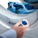 Met behulp van FragraceDos kunt u een specifieke geur aan uw wasgoed meegeven.