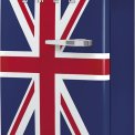 De Smeg FAB10LDUJ5 heeft de Union Jack vlag afgebeeld op de deur
