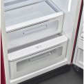 De Smeg FAB28RDRB5 koelkast heeft een 0 graden zone om versproducten vers te houden