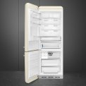 Foto van de binnenkant van de Smeg FAB38LCR5 koelkast