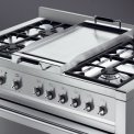 De Smeg TPKX tepanyaki bakplaat van SMEG is geschikt voor plaatsing op de SMEG Opera en Victoria fornuizen