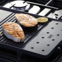 De grillplaat van de FALCON Classic 100 gas/elektro fornuis zwart