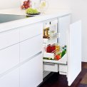 De Liebherr UIK1550 onderbouw koelkast beschikt over uittrekbare draagplateaus