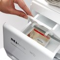 Dankzij het CapDosing systeem in de Miele WMH 260 WPS wasmachine kunt u voor specifieke wasprogramma's capsules gebruiken