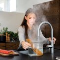 De Quooker COMBI & CUBE Flex geeft direct kokend water voor de bereiding van het eten