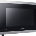 De Samsung MC457TGRCSR combi-magnetron is makkelijk schoon te maken door de keramische binnenwanden