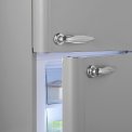 De deurgrepen van de Schneider SL250SGR CB A++ grijs koelkast