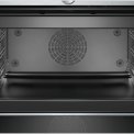 Foto van de binnenzijde van de Siemens CM656NBS1 oven met magnetron