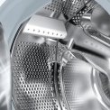 De Siemens WM14B262NL beschikt over de verbeterde roestvrijstalen trommel voor behoedzamere omgang met uw wasgoed