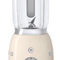 De Smeg BLF01CREU blender creme heeft een inhoud van 1,5 liter