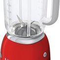 De Smeg BLF01RDEU blender rood is ook te gebruiken voor het maken van smoothies