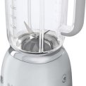 De Smeg BLF01SVEU blender zilverheeft een inhoud van 1,5 liter