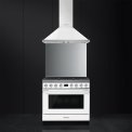 De Smeg KPF9WH is goed te combineren met het Smeg CPF9GMWH fornuis