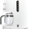 De Smeg DCF02WHEU beschikt over een indicator voor de hoeveelheid water aan de zijkant