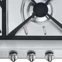 De Smeg GKE755-1NLK  heeft afwijkende SMEG design knoppen