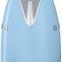 De Smeg KLF03PBEU waterkoker blauw is uitgerust in het jaren 50 retro design