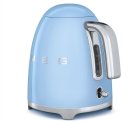 De Smeg KLF03PBEU waterkoker blauw heeft een inhoud van 1,7 liter