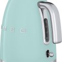 De Smeg KLF03PGEU waterkoker groen heeft een inhoud van 1,7 liter