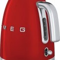 De Smeg KLF03RDEU waterkoker rood heeft een inhoud van 1,7 liter