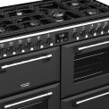 De wokbrander op het Stoves Richmond DX S1100DF EU CB Ant antraciet fornuis heeft een vermogen van 4,0 kW