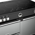 De kookplaat van het Stoves Sterling S1000 EI zwart inductie fornuis heeft vijf zones